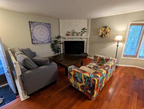 3BR Home | Fenced Yard + Workspaces
