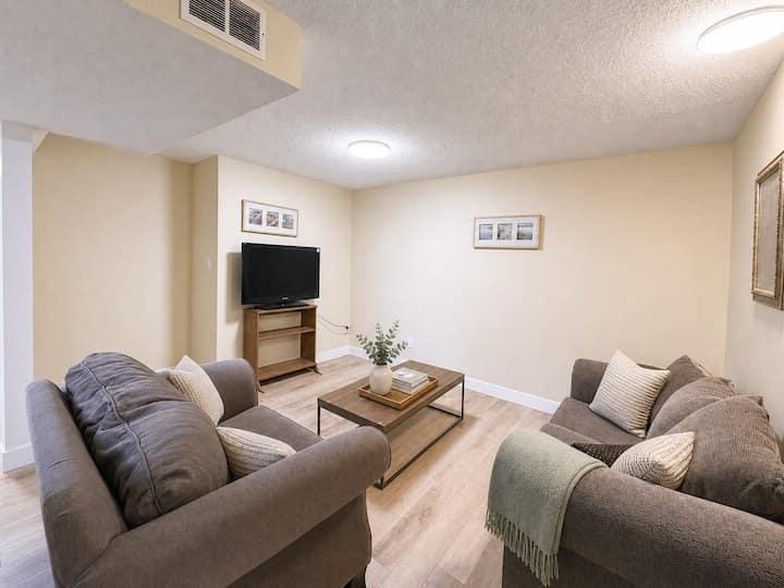 2BR Suite | Near Nose Hill photo 4